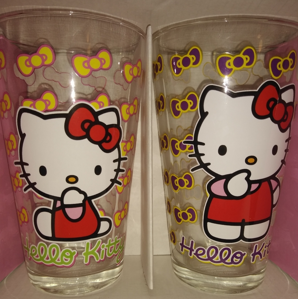 Hello Kitty Glassware Set - Picture 2 of 3